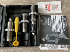 Набор из 3-х матриц с микрометром 7.62х54, Lee Micrometer Pacesetter Full Length Sizing 3-Die Set 90731 для снаряжения патронов 500M11742