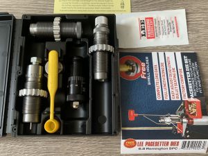 Набор из 3-х матриц с микрометром 6.8 Remington SPC, Lee Micrometer Pacesetter Full Length Sizing 3-Die Set 90427 для снаряжения патронов 500M11746