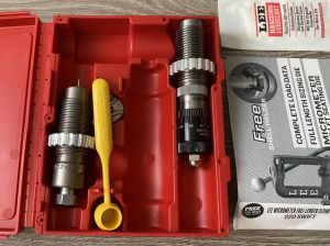 Набор из 2-х матриц с микрометром 220 Swift, Lee Micrometer Full Length Sizing 2-Die Set 92438 для снаряжения патронов 500M11798